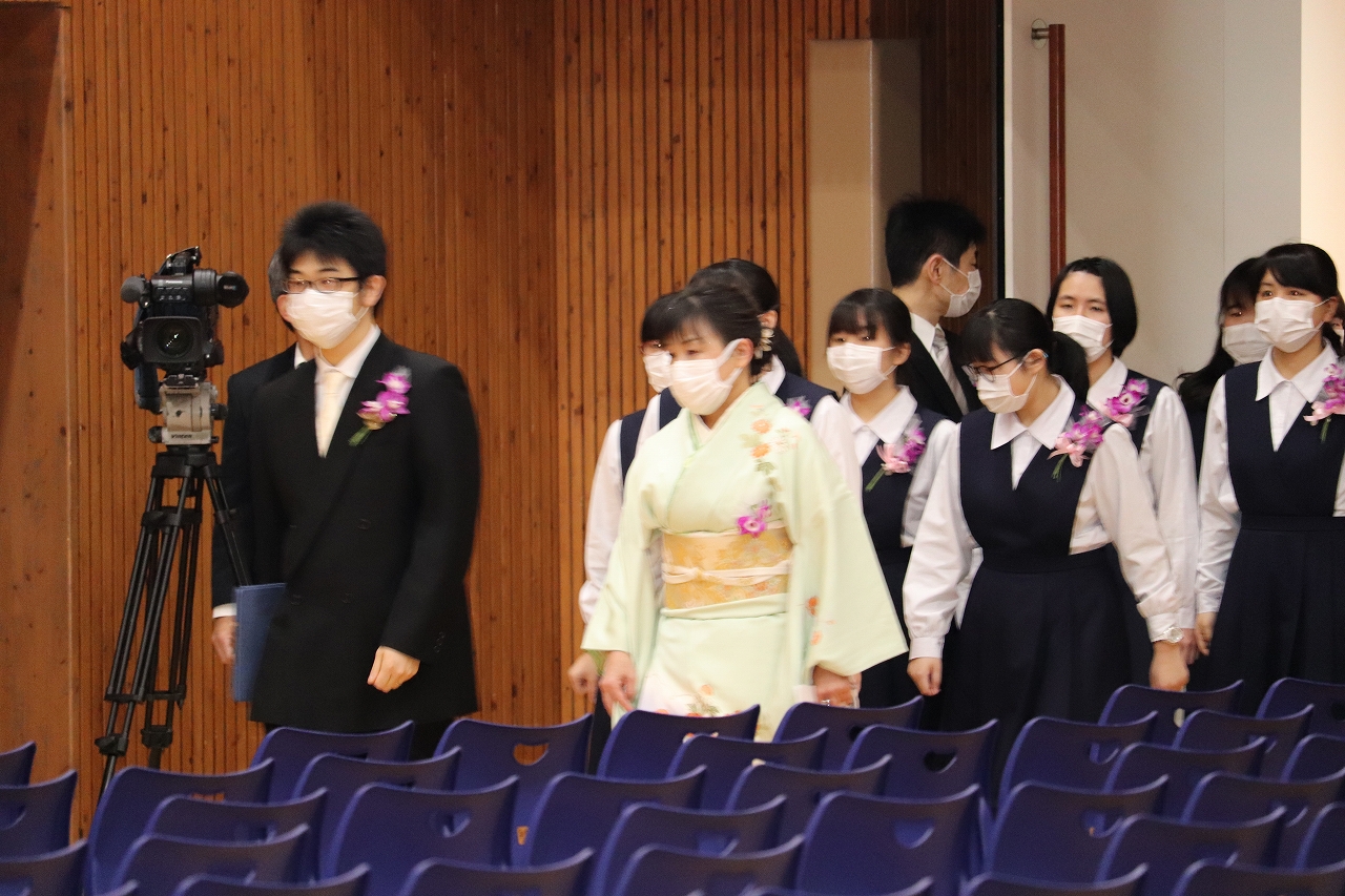 高校卒業式が行われました 新着情報 和歌山信愛 中学校 高等学校